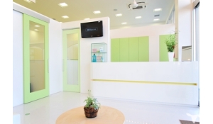 医療法人社団　小田倉会　　越谷スマイル歯科